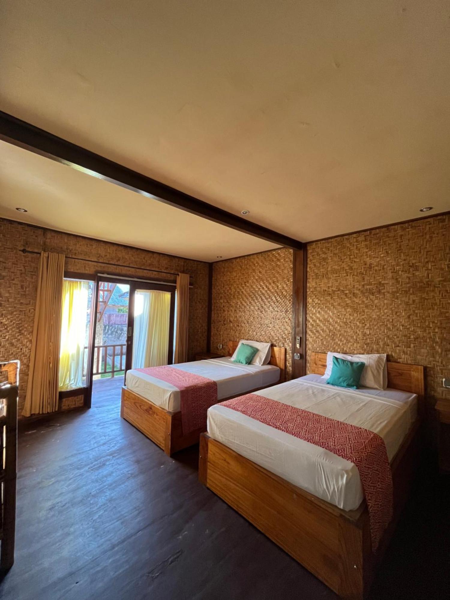 Coral Voice 1 & Lumbung Homestay Gili Trawangan