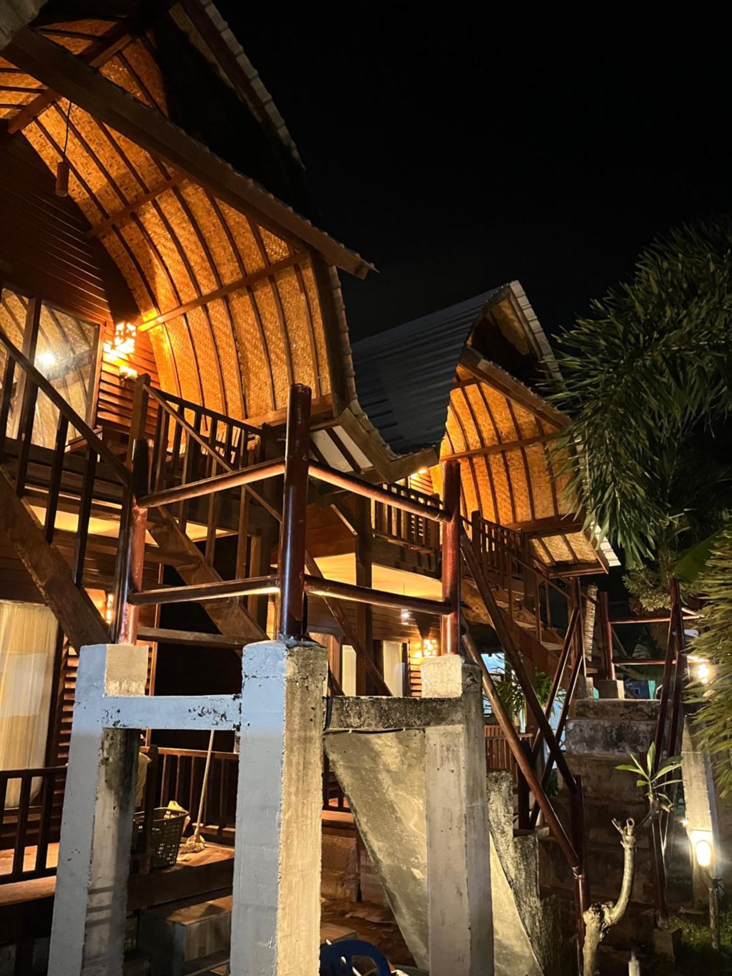 Coral Voice 1 & Lumbung