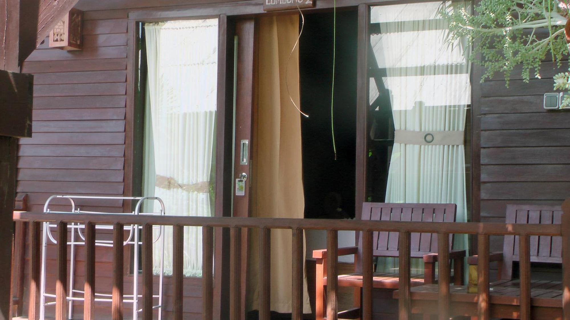 Coral Voice 1 & Lumbung Homestay *